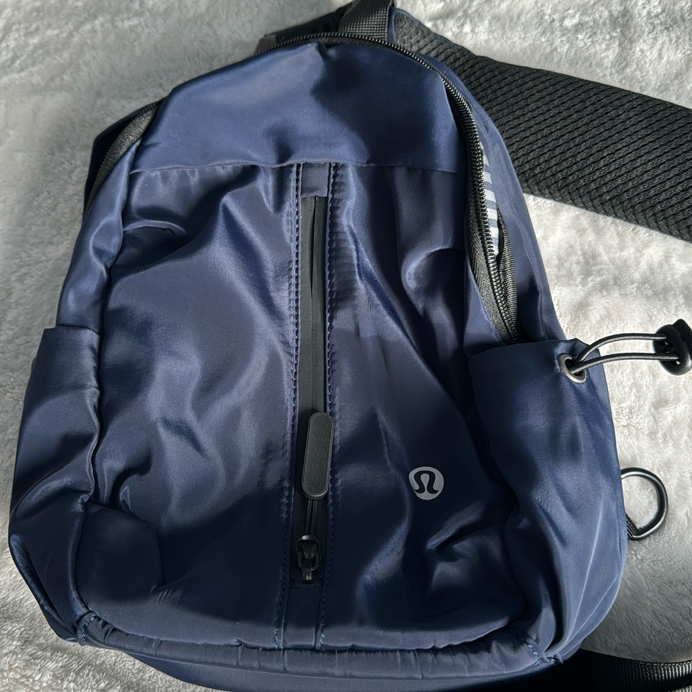 Lululemon shoulder bag
